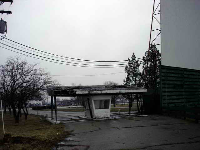 Piqua 36 Drive-In - 2006 Photo (newer photo)